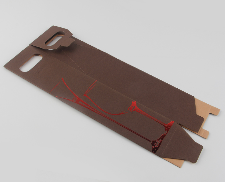 紅酒包裝盒生產(chǎn)廠家的膠輥是怎么避免擠壓性損耗的？