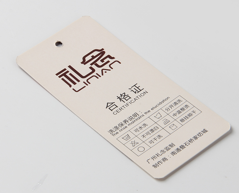 t恤吊牌廠的老師傅急急忙忙買來(lái)新的油墨，就是為了透明度