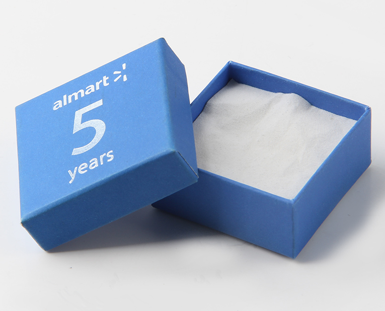 耳環(huán)的包裝盒如果在訂做時(shí)使用快速固著的油墨，效率1倍以上！