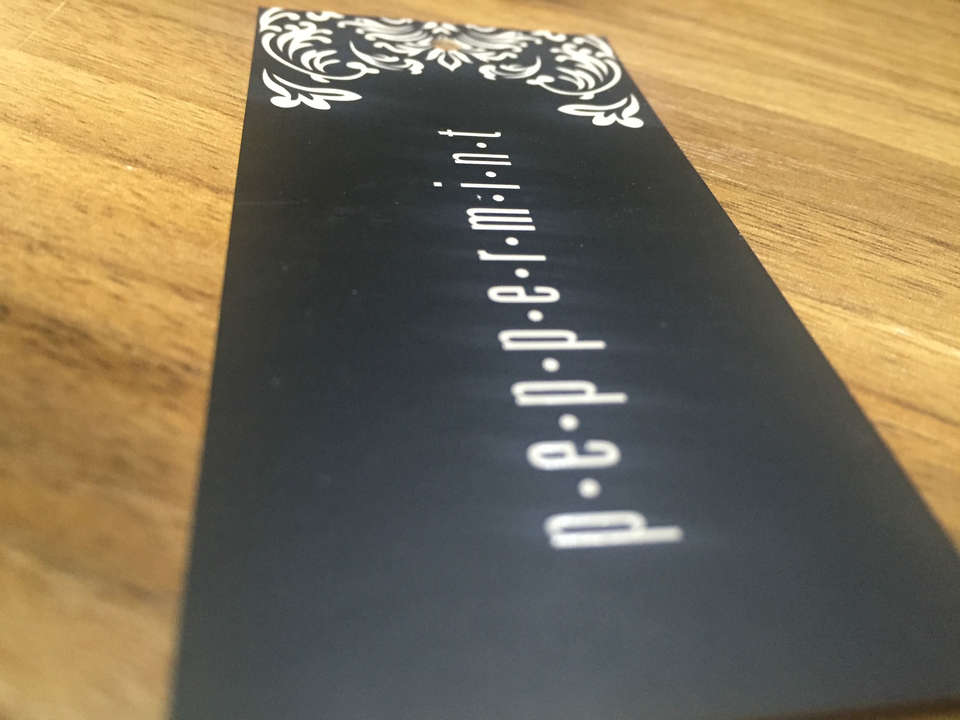 從t恤紙牌工廠回來(lái)的譚師傅，告訴我們他的苦逼經(jīng)歷