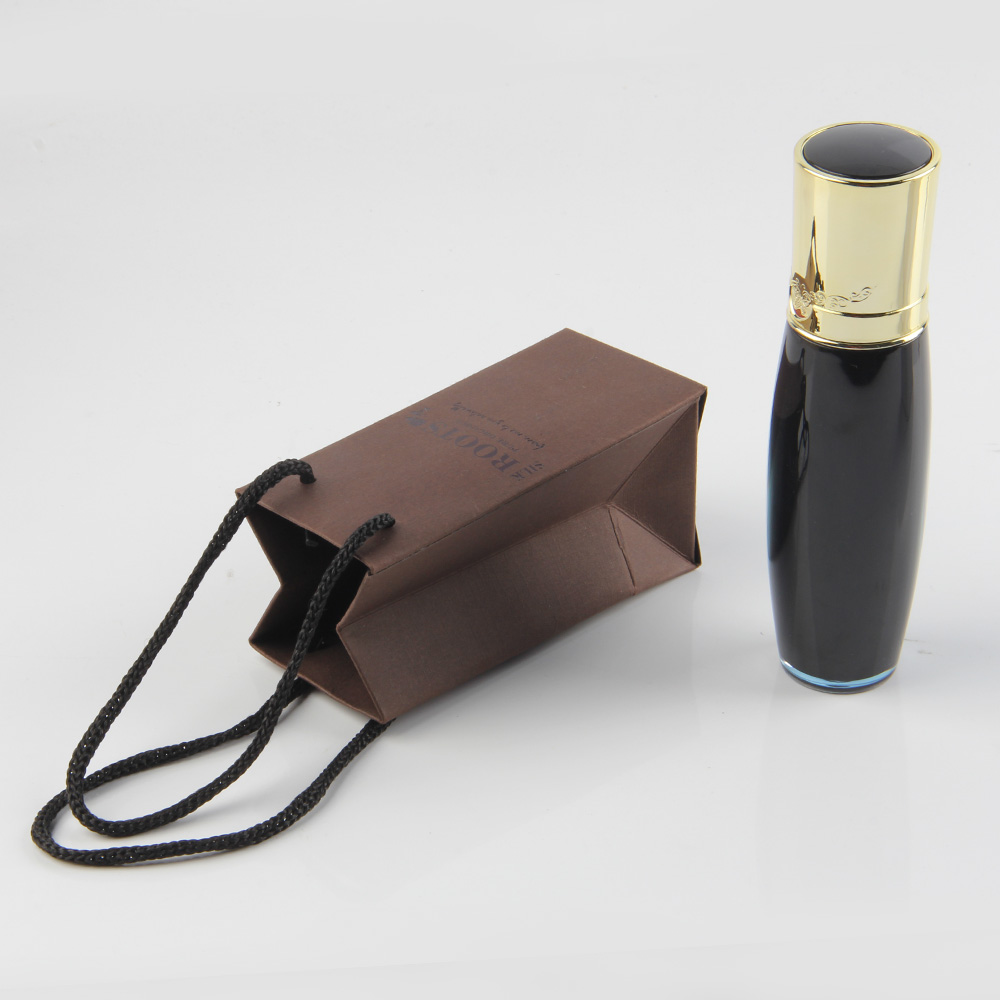 充電器的產(chǎn)品這么小紙袋是不是也該做這么小呢？