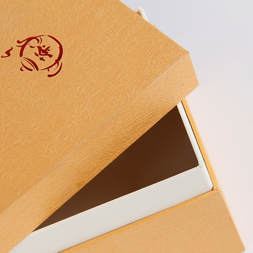 茶葉禮品盒定制的內(nèi)材料是不是越厚越好？